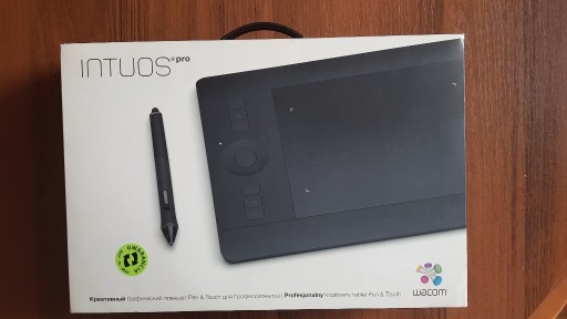 Zdjęcie oferty: Tablet graficzny INTUOS Pro PTH-451-RUPL