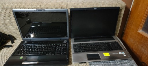 Zdjęcie oferty: 2 laptopy 17 cali Toshiba p300 i HP 6820s