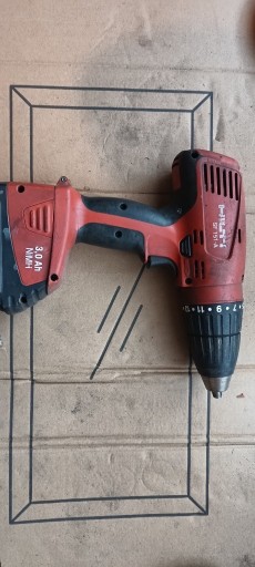 Zdjęcie oferty: 2x wkrętarka Hilti ładowarka + 3baterie