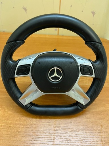 Zdjęcie oferty: Kierownica do aut na akumulator Mercedes