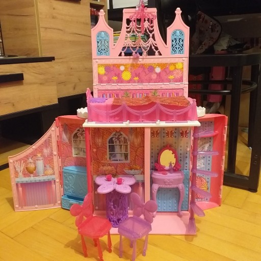 Zdjęcie oferty: Barbie Mariposa domek dla lalek + lalka Barbie