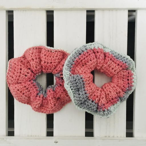 Zdjęcie oferty: Gumka frotka scrunchie do włosów handmade różowa