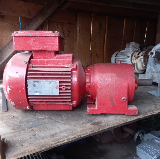 Zdjęcie oferty: Motoreduktor prosty 1.1kw 304obr 