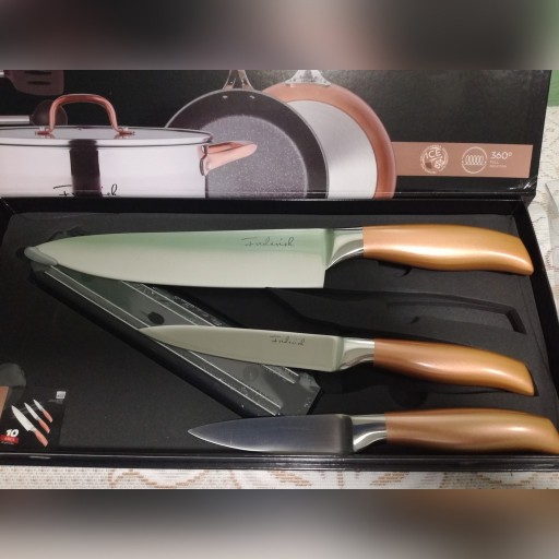 Zdjęcie oferty: Komplet noży kuchennych z listwą magnetyczną