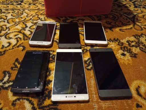 Zdjęcie oferty: Telefony komórkowe, 6 sztuk, Samsung, Sony itp