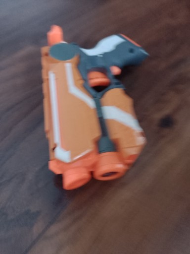 Zdjęcie oferty: Pistolet z celownikiem ,,laserowym,, Nerf