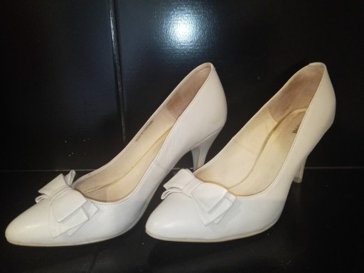 Zdjęcie oferty: **pantofle KIOMI EU 39-40 nude SKÓRA 