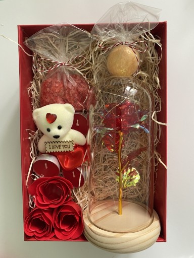 Zdjęcie oferty: Wieczna Róża prezent na walentynki zestaw