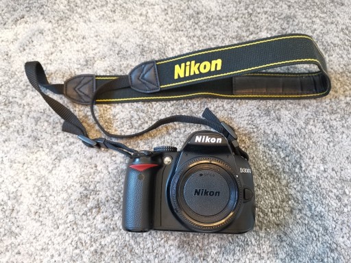 Zdjęcie oferty: Lustrzanka Nikon D3000 + Nikkor 18-55 + akcesoria