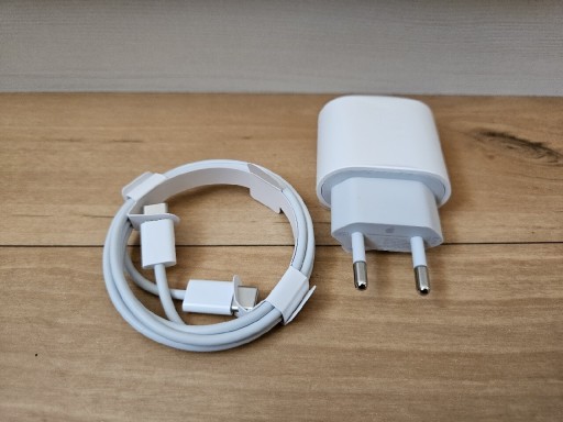 Zdjęcie oferty: Apple ładowarka ipad/iPhone z kablem