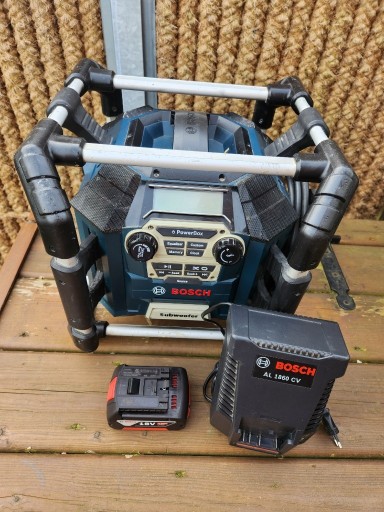 Zdjęcie oferty: Radio bosch gml20 plus ladowarka i bateria