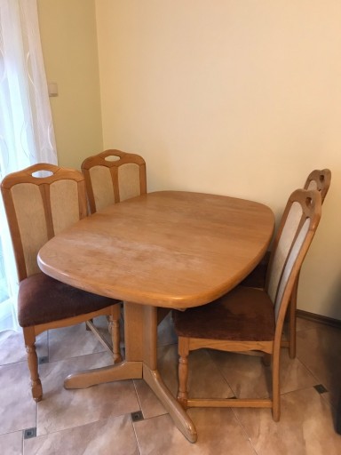 Zdjęcie oferty: Stół i 6 krzeseł