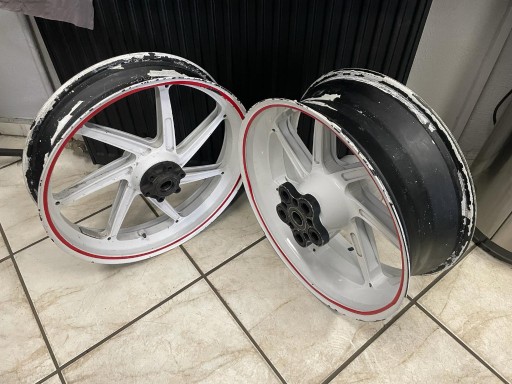 Zdjęcie oferty: Koła do BMW S1000RR 8533339 8533338