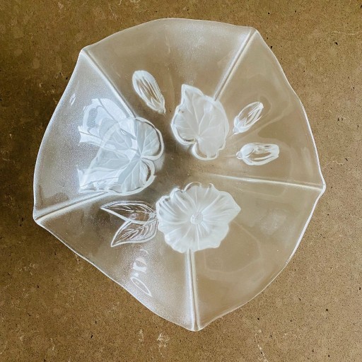 Zdjęcie oferty: Szklana miseczka z motywem kwiatu