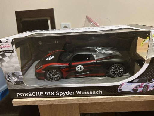 Zdjęcie oferty: Zdalnie sterowany R/C Porsche 918 Spyeder Weissach