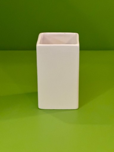 Zdjęcie oferty: Wazon wazonik biały prostopadłościan ceramika
