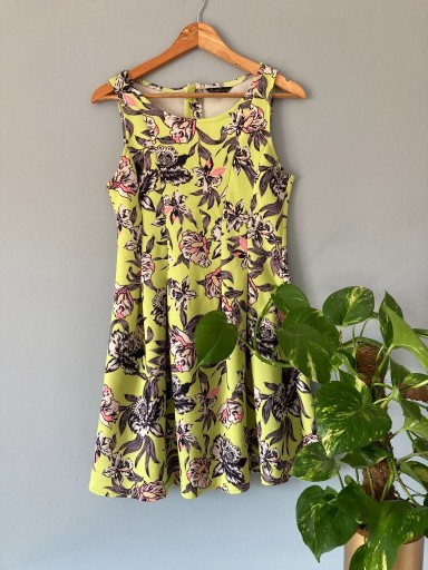 Zdjęcie oferty: Kolorowa sukienka w kwiaty na lato neonowa żółta M