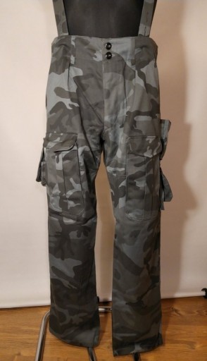 Zdjęcie oferty: Spodnie bojówki od munduru pracownika ochrony MON