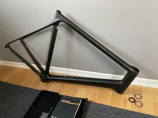 Zdjęcie oferty: Rama CANYON Ultimate CF SLX r. 2XL - uszkodzona