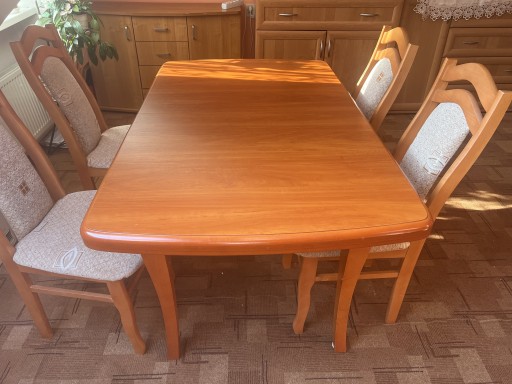 Zdjęcie oferty: Solidny stół + 6 krzeseł