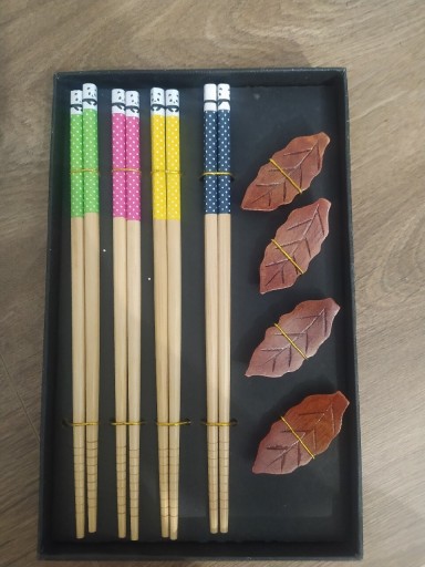 Zdjęcie oferty: Drewniane pałeczki do Sushi