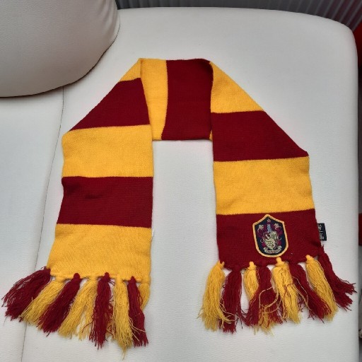 Zdjęcie oferty: Szalik Harry Potter Gryffindor 100cm