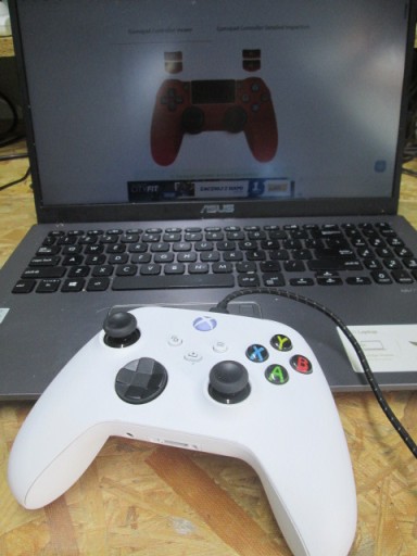 Zdjęcie oferty: PAD Xbox Series X/S Przetestowany OK ORGINAŁ