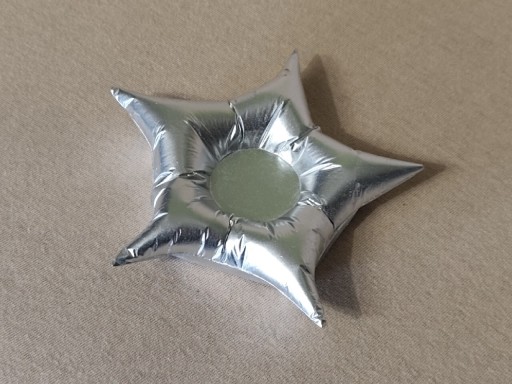 Zdjęcie oferty: SREBRNY świecznik dekoracyjny imitacja GWIAZDY idealna dekoracja PREZENT