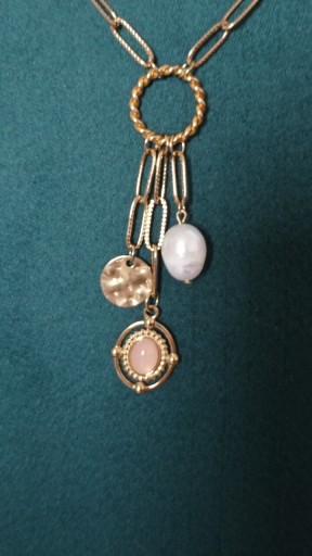 Zdjęcie oferty: Naszyjnik łańcuch damski z zawieszkami perła kwarc