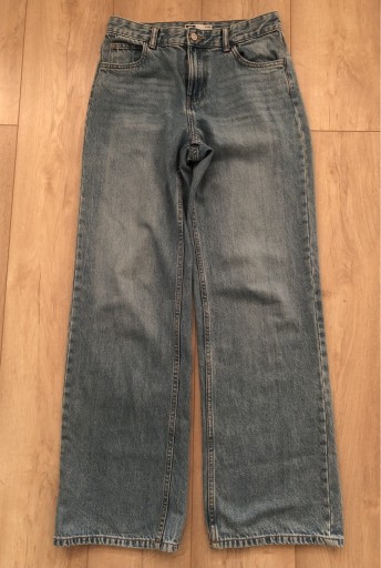 Zdjęcie oferty: Spodnie jeansowe Bershka EUR 36