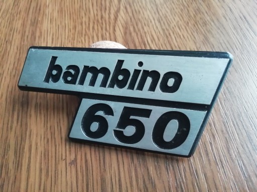 Zdjęcie oferty: Znaczek 126 Bambino maluch Fiat 126p