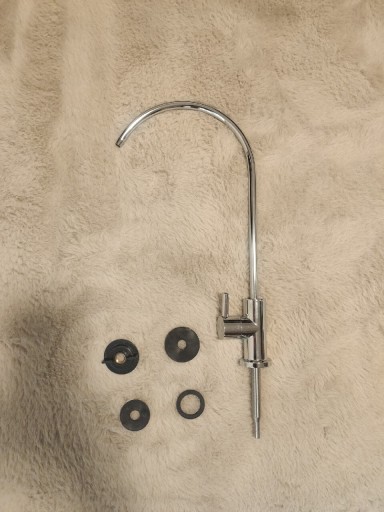 Zdjęcie oferty: Kran z uszczelkami do filtra Pure Aqua