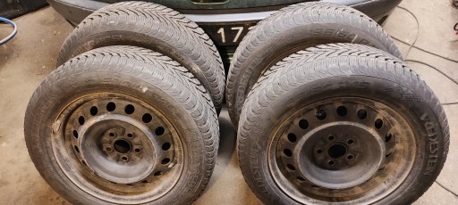 Zdjęcie oferty: 4x Koła 195/60/15 Toyota Vredestein Snowtrac5  7mm