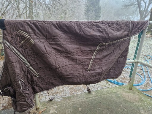 Zdjęcie oferty: derka dla konia zimowa stajenna Daslo by Tattini 155 cm brąz