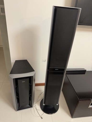 Zdjęcie oferty: Kino domowe, 5 głośników, subwoofer, odtwarzacz DVD. Działające, używane