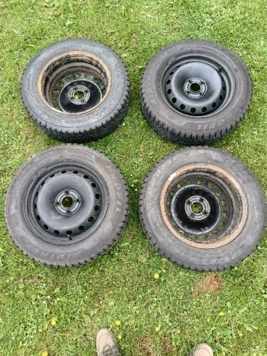 Zdjęcie oferty: Opony koła zimowe bieżnikowane 4szt. 185/65 R15 felgi ET43 4x100 otwór 55mm
