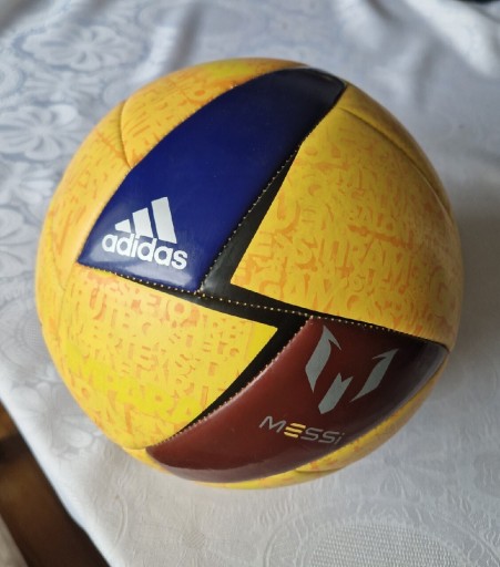 Zdjęcie oferty: PIŁKA NOŻNA ADIDAS MESSI 5 żółto/brązowa