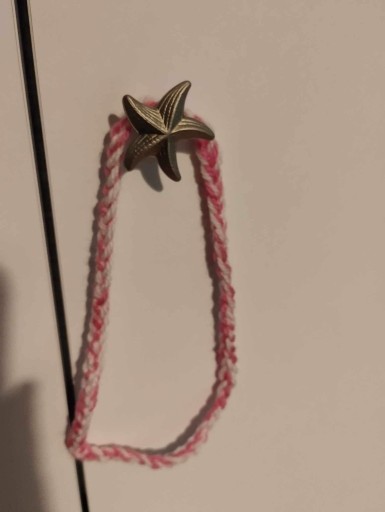 Zdjęcie oferty: Naszyjnik z włóczki biało-różowy
