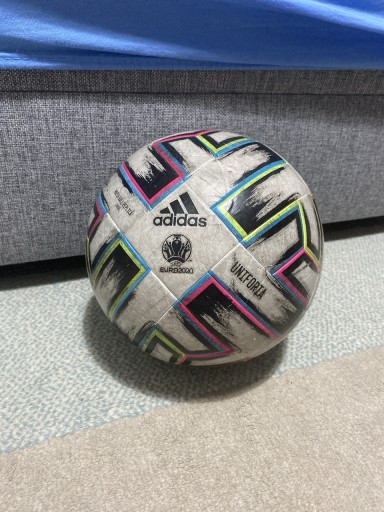 Zdjęcie oferty: Piłka do piłki nożnej adidas