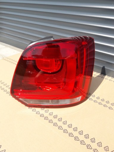 Zdjęcie oferty: VOLKSWAGEN POLO 6R 09-14 LAMPA TYŁ PRAWA NOWA TYC