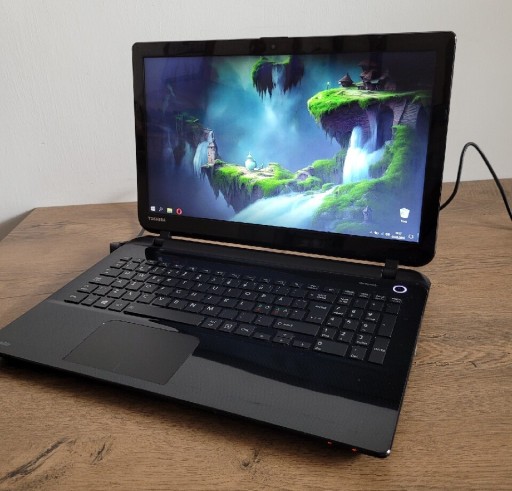 Zdjęcie oferty: Toshiba Satellite L50D-B-172 A8/8gb/120ssd/Zasilac