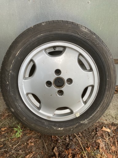 Zdjęcie oferty: Felga aluminiowa 6jx15h2 4 śruby. Plus opona gratis. Tanio !