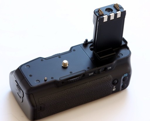 Zdjęcie oferty: Canon BATTERY GRIP BG-E3 DLA 400D