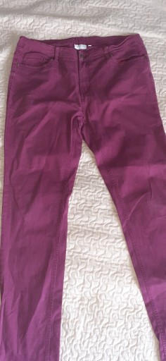 Zdjęcie oferty: Spodnie fioletowe rozmiar 44