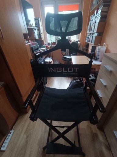 Zdjęcie oferty: Krzesło do wizażu z zagłówkiem Inglot 
