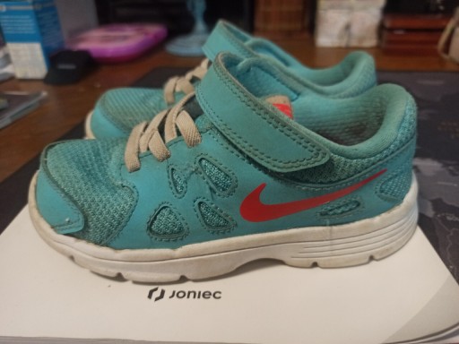 Zdjęcie oferty: Buty Nike dla dziecka 26 