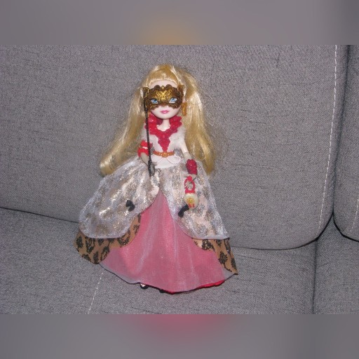 Zdjęcie oferty: Lalka Ever After High Appel White Super stan