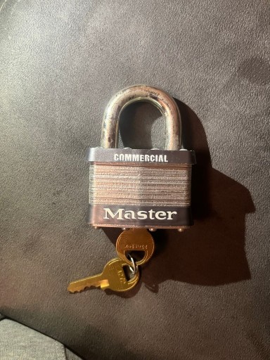 Zdjęcie oferty: Kłódka Commercial MasterLock 5