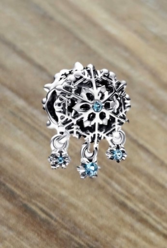 Zdjęcie oferty: Pandora charms płatek śniegu 