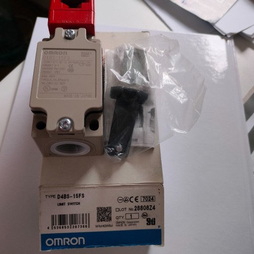 Zdjęcie oferty: Wyłącznik bezpieczeństwa OMRON D4BS-15FS nieuzywa